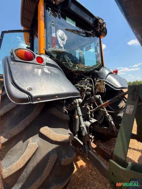 Imagem Trator Valtra BH 194 HiTech  Ano 2019 Imagem Trator Valtra BH 194 HiTech  Ano 2019