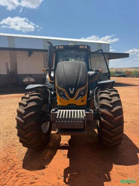 Imagem Trator Valtra BH 194 HiTech  Ano 2019 Imagem Trator Valtra BH 194 HiTech  Ano 2019