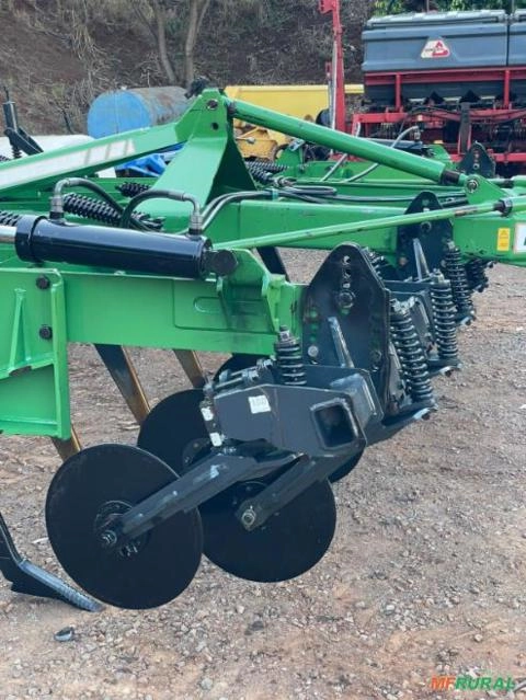 Imagem Escarificador Stara Fox 15H Imagem Escarificador Stara Fox 15H