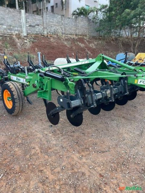 Imagem Escarificador Stara Fox 15H Imagem Escarificador Stara Fox 15H