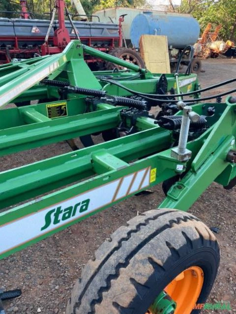 Imagem Escarificador Stara Fox 15H Imagem Escarificador Stara Fox 15H