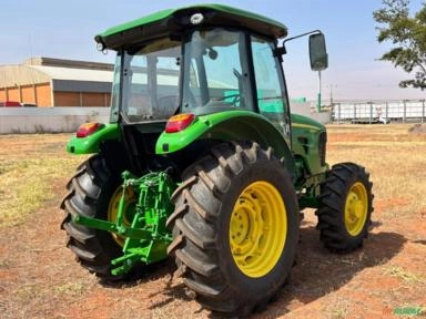 Imagem Trator John Deere 5085e Imagem Trator John Deere 5085e