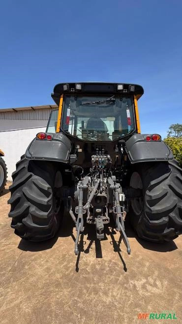 Imagem Trator Valtra BH 194 Hitech  Ano 2023 Imagem Trator Valtra BH 194 Hitech  Ano 2023