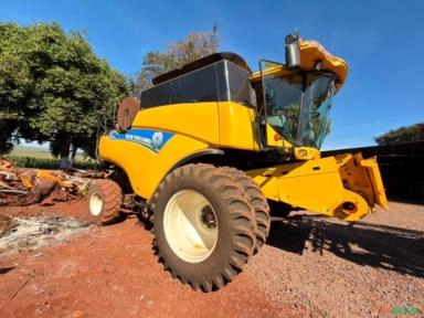 Colheitadeira New Holland CR 6080 – Ano 2014 Imagem Colheitadeira New Holland CR 6080 – Ano 2014