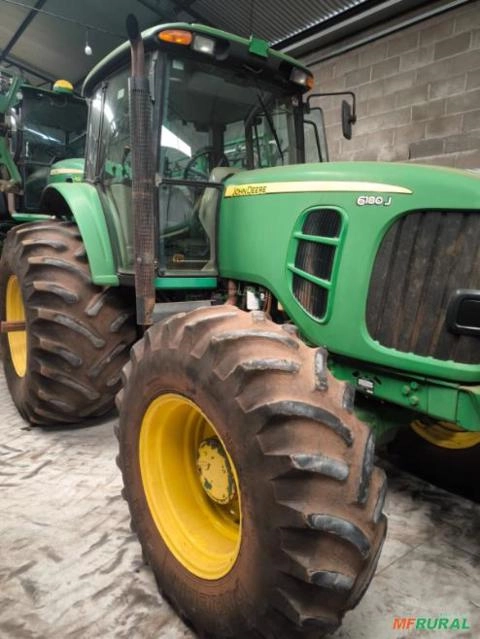 Trator John Deere 6180J – Ano 2015 Imagem Trator John Deere 6180J – Ano 2015