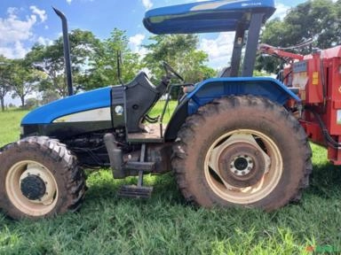 Trator New Holland TL.75 – Ano 2010 Imagem Trator New Holland TL.75 – Ano 2010
