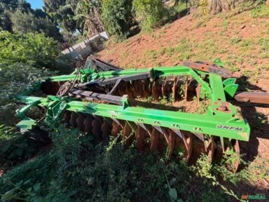 Grade Niveladora Tatu 56 discos Imagem Grade Niveladora Tatu 56 discos