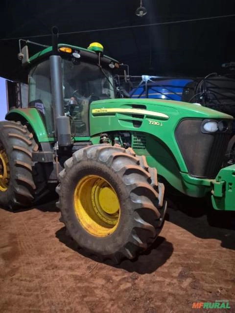 Trator John Deere 7230J – Ano 2021 Imagem Trator John Deere 7230J – Ano 2021