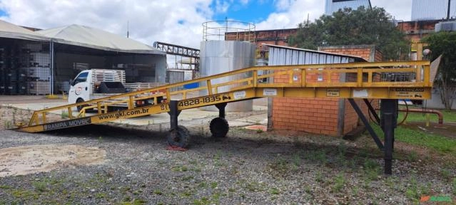 Rampa Rebocável para Empilhadeira com Niveladora de Doca Imagem Rampa Rebocável para Empilhadeira com Niveladora de Doca