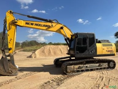 ESCAVADEIRA NEW HOLLAND e215 EVO ANO 2020 Imagem ESCAVADEIRA NEW HOLLAND e215 EVO ANO 2020