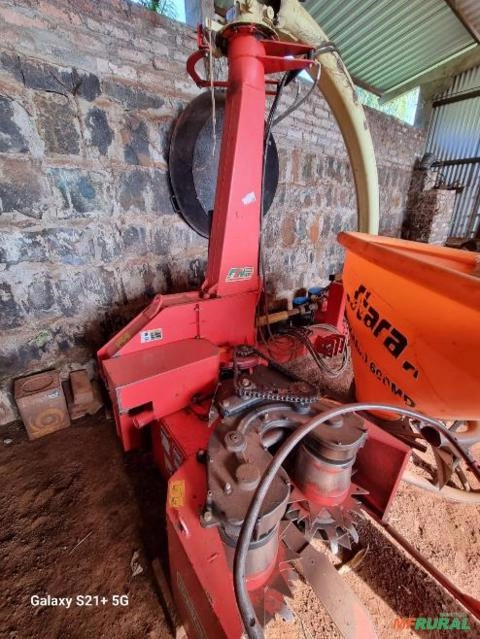 Ensiladeira Nogueira FTN 1000 G2 14 facas ano 2020 Imagem Ensiladeira Nogueira FTN 1000 G2 14 facas ano 2020