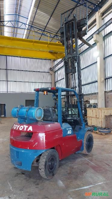 Imagem Empilhadeira Toyota 2011 4 tonelada Imagem Empilhadeira Toyota 2011 4 tonelada