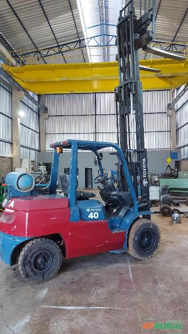 Imagem Empilhadeira Toyota 2011 4 tonelada Imagem Empilhadeira Toyota 2011 4 tonelada