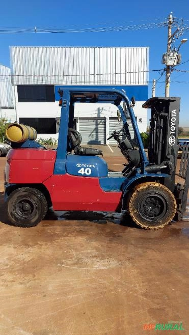 Empilhadeira Toyota 2011 4 tonelada Imagem Empilhadeira Toyota 2011 4 tonelada