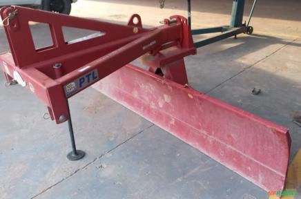 PLAINA NIVELADORA PL235 TATU - 2022 Imagem PLAINA NIVELADORA PL235 TATU - 2022