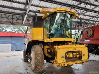 Colheitadeira CR6080 New Holland - 2016 Imagem Colheitadeira CR6080 New Holland - 2016