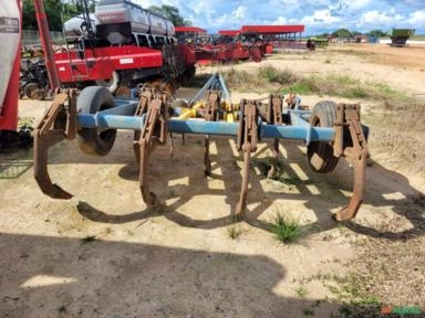 ARADO SUBSOLADOR MATIC 7 HASTES TATU - 2011 Imagem ARADO SUBSOLADOR MATIC 7 HASTES TATU - 2011
