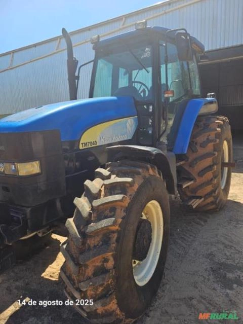Trator New Holland TM 7040 (180cv) Ano 2013 Único dono Imagem Trator New Holland TM 7040 (180cv) Ano 2013 Único dono