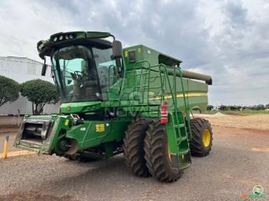 Colheitadeira John Deere S550 - Ano 2023 Imagem Colheitadeira John Deere S550 - Ano 2023
