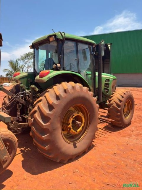 Imagem Trator John Deere 6145J - Ano 2012 Imagem Trator John Deere 6145J - Ano 2012