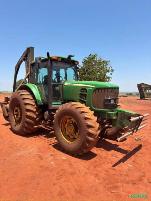 Imagem Trator John Deere 6145J - Ano 2012 Imagem Trator John Deere 6145J - Ano 2012