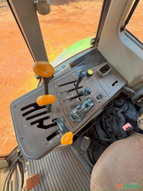 Imagem Trator John Deere 6145J - Ano 2012 Imagem Trator John Deere 6145J - Ano 2012