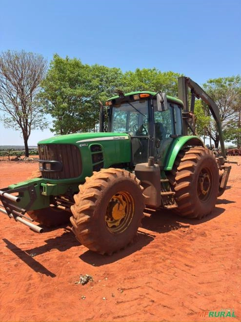 Trator John Deere 6145J - Ano 2012 Imagem Trator John Deere 6145J - Ano 2012