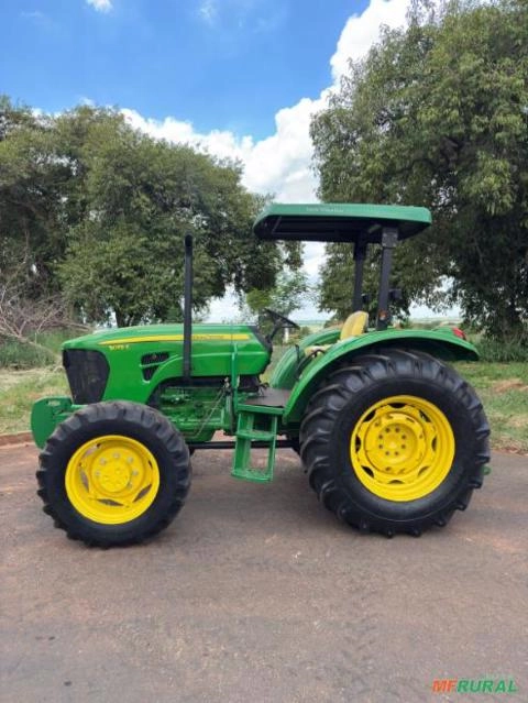Trator John Deere 5078E – Ano 2014 Imagem Trator John Deere 5078E – Ano 2014