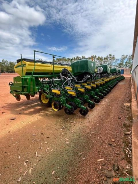 Plantadeira John Deere 2130 CCS – Ano 2020/2022 Imagem Plantadeira John Deere 2130 CCS – Ano 2020/2022