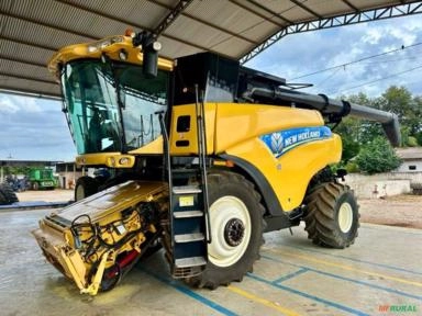 Colheitadeira New Holland CR 8090 Ano 2017 Imagem Colheitadeira New Holland CR 8090 Ano 2017