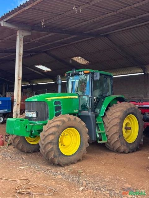 Trator John Deere 6210J – Ano 2018 Imagem Trator John Deere 6210J – Ano 2018