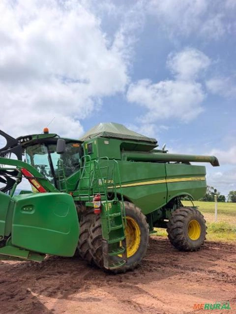 Colheitadeira John Deere S550 – Ano 2023 Imagem Colheitadeira John Deere S550 – Ano 2023