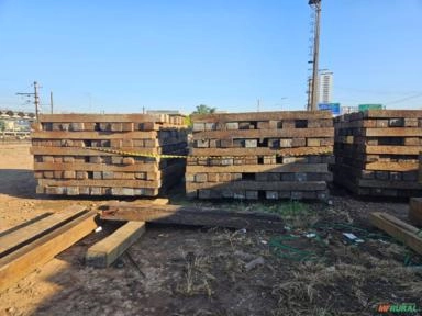 Dormentes de Madeira Imagem Dormentes de Madeira