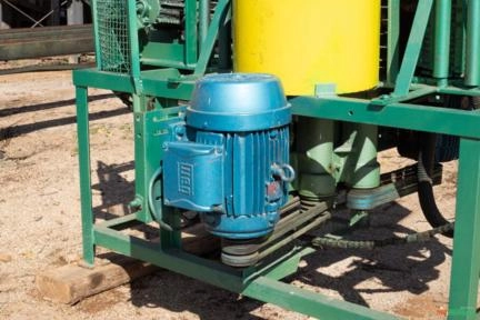 Multilâmina Eixo Duplo com 2 Jogos de Serra e Chave Imagem Multilâmina Eixo Duplo com 2 Jogos de Serra e Chave