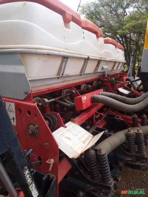 Plantadeira Jumil JM 3070PD EX9 Pantográfica – 8 Linhas – Ano 2013 Imagem Plantadeira Jumil JM 3070PD EX9 Pantográfica – 8 Linhas – Ano 2013