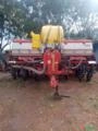 Plantadeira Jumil JM 3070PD EX9 Pantográfica – 8 Linhas – Ano 2013 Imagem Plantadeira Jumil JM 3070PD EX9 Pantográfica – 8 Linhas – Ano 2013