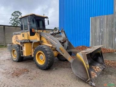 Pá Carregadeira Max loader Max936 2014 4x4 cabinada c/ar condicionado Imagem Pá Carregadeira Max loader Max936 2014 4x4 cabinada c/ar condicionado