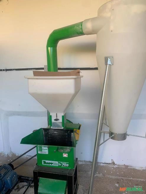 Triturador de Grãos Completo Imagem Triturador de Grãos Completo