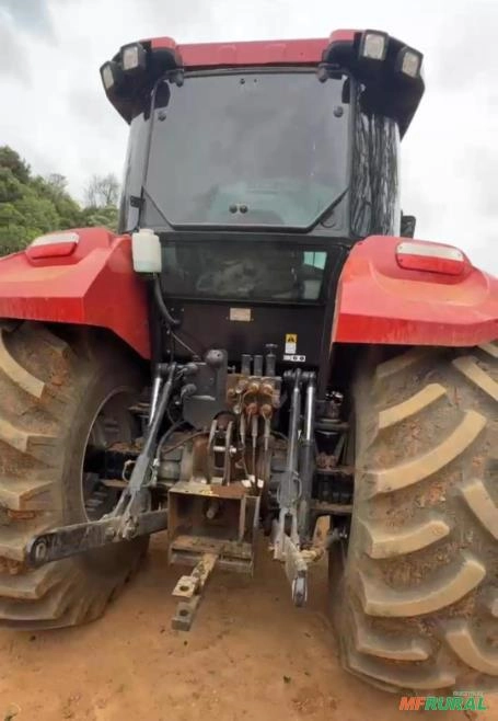 Imagem Trator Case Farmall 110A 4x4 (110cv) Imagem Trator Case Farmall 110A 4x4 (110cv)