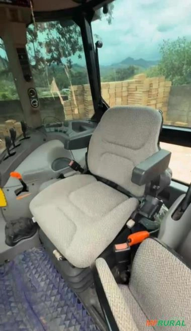 Imagem Trator Case Farmall 110A 4x4 (110cv) Imagem Trator Case Farmall 110A 4x4 (110cv)