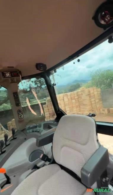 Imagem Trator Case Farmall 110A 4x4 (110cv) Imagem Trator Case Farmall 110A 4x4 (110cv)