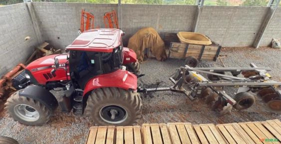 Imagem Trator Case Farmall 110A 4x4 (110cv) Imagem Trator Case Farmall 110A 4x4 (110cv)