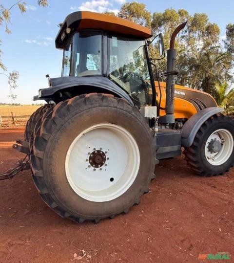 Imagem Trator Valtra BT210 4x4 (215cv) Imagem Trator Valtra BT210 4x4 (215cv)