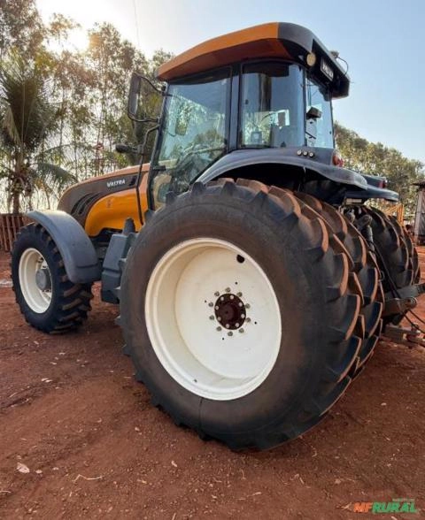 Imagem Trator Valtra BT210 4x4 (215cv) Imagem Trator Valtra BT210 4x4 (215cv)