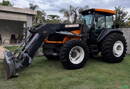 Trator Valtra BM125i 4x4 (132cv) + Conjunto Frontal Imagem Trator Valtra BM125i 4x4 (132cv) + Conjunto Frontal