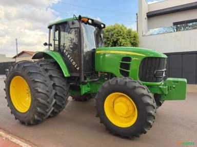 Trator John Deere 6180J 4x4 (180cv) Imagem Trator John Deere 6180J 4x4 (180cv)