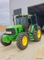 Trator John Deere 6125J 4x4 (125cv) Imagem Trator John Deere 6125J 4x4 (125cv)