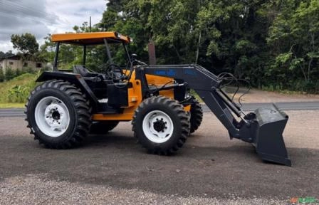 Trator Valtra 885S 4x4 (85cv) + Conjunto Frontal Imagem Trator Valtra 885S 4x4 (85cv) + Conjunto Frontal