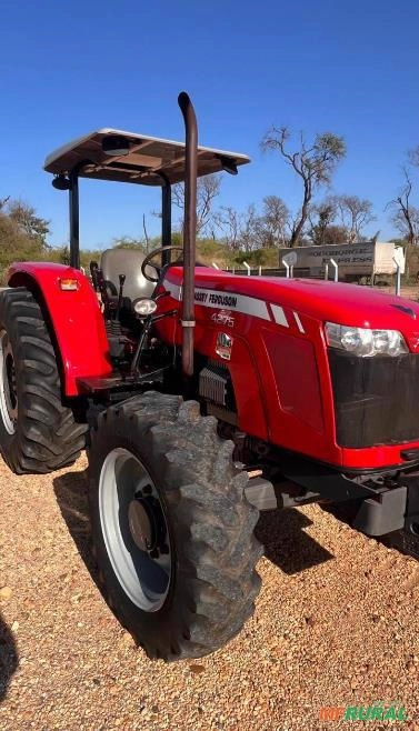 Trator Massey Ferguson 4275 4x4 (75cv) Imagem Trator Massey Ferguson 4275 4x4 (75cv)