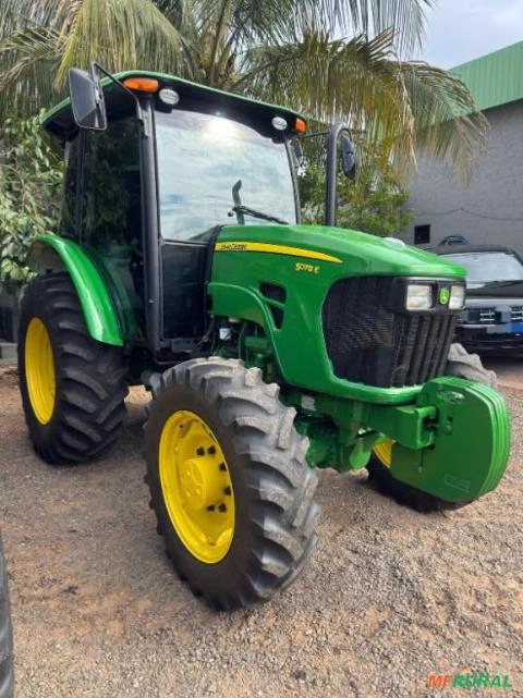 John Deere 5078E 4x4 (78cv) Imagem John Deere 5078E 4x4 (78cv)
